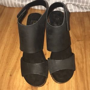 Kenneth Cole Reaction Heels